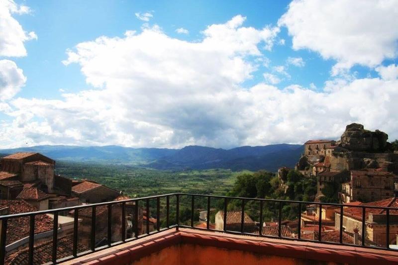 Hotel Florio Castiglione De Sicilia Exterior foto